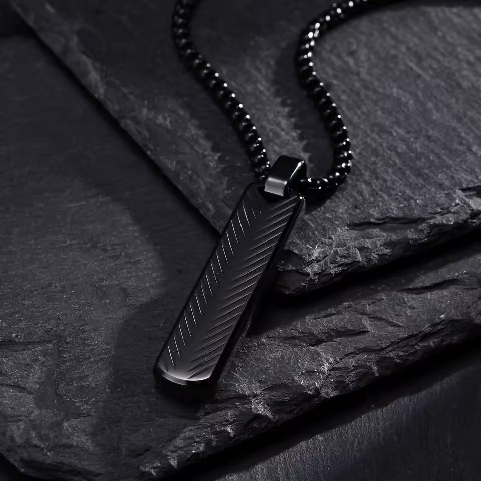 GUILD & CO - dark steel pendent for men