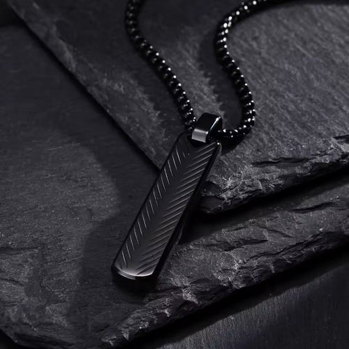 GUILD & CO - dark steel pendent for men